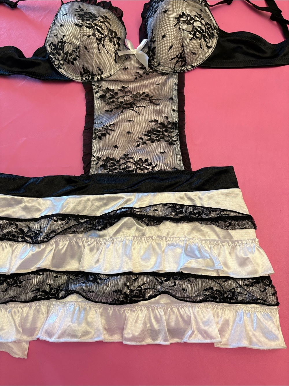 Women's Black & Cream Lace Ruffle Chemise